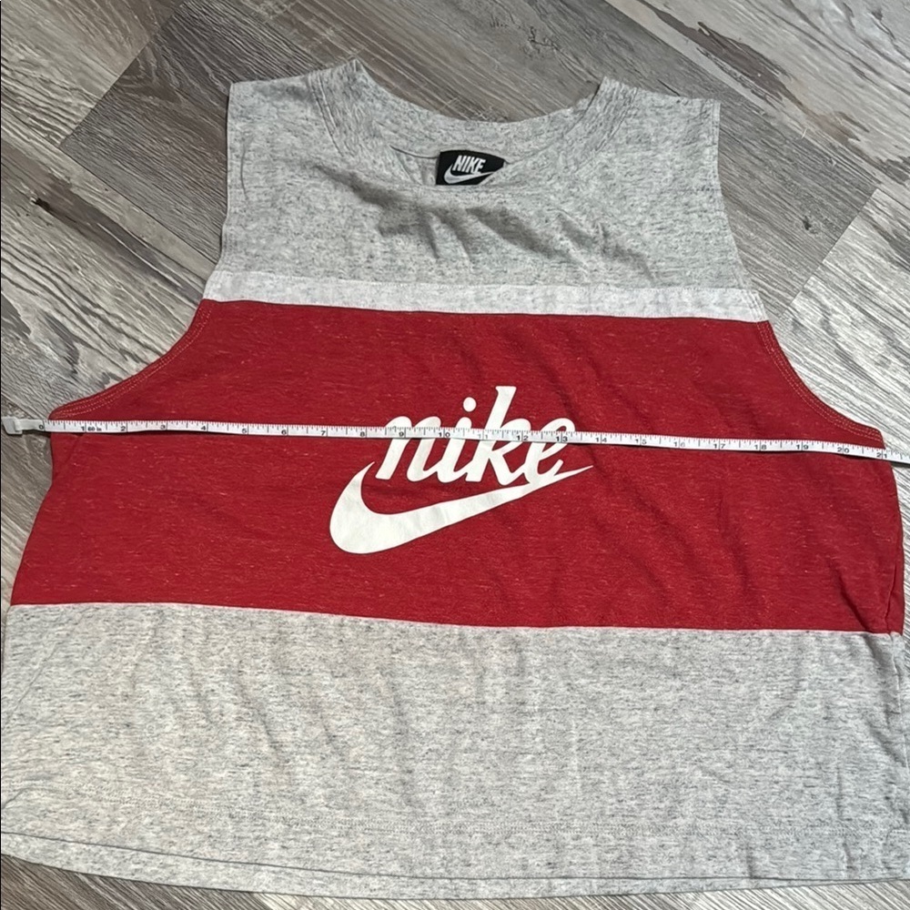 Nike Women’s Varsity Sportswear Crop - Picture 3 of 8